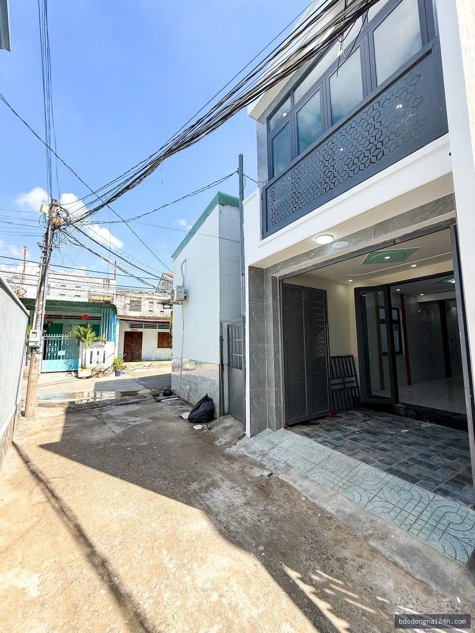 Bán nhà lầu kiên cố gần chợ tại Tân Phong, Biên Hòa (60m²) - Hình ảnh 2