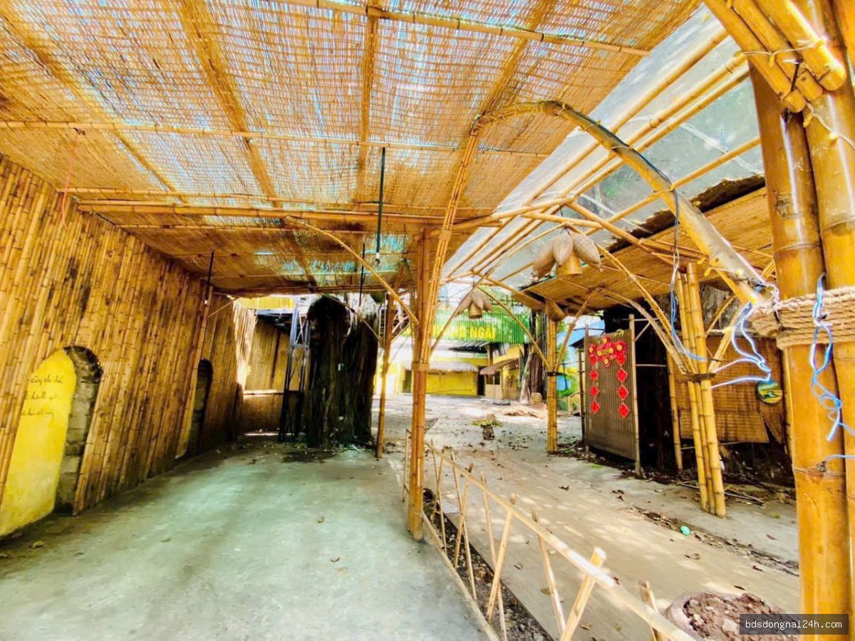 Cho thuê mặt bằng kinh doanh mặt tiền (360m²)