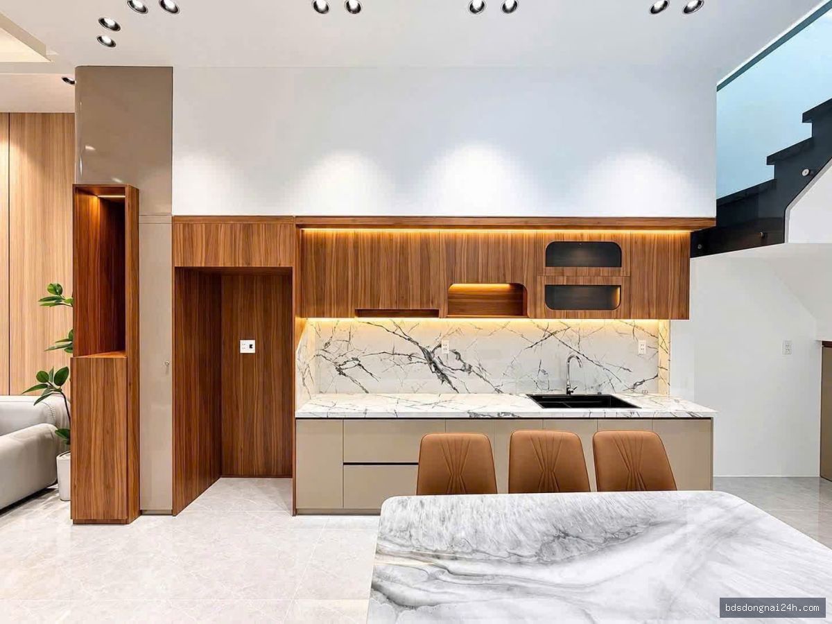 Bán nhà 1 trệt 1 lầu, sân ô tô tại Hố Nai, Biên Hòa (100m²) - Hình ảnh 9