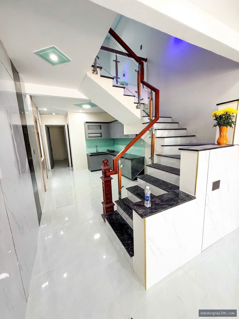 Bán nhà 1 trệt 1 lầu sân ô tô tại Tân Phong, Biên Hòa (100m²) - Hình ảnh 3