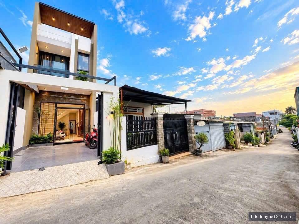 Bán nhà 1 trệt 1 lầu, sân ô tô tại Hố Nai, Biên Hòa (100m²) - Hình ảnh 9