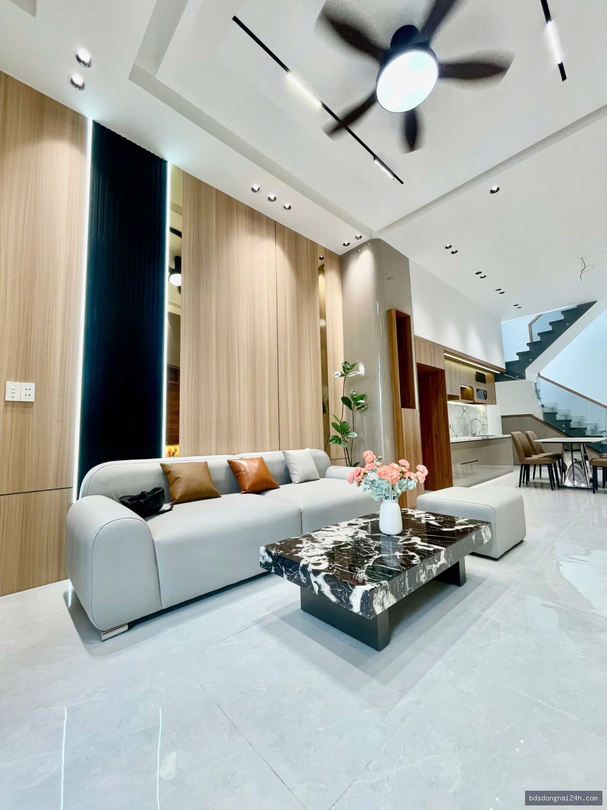 Bán nhà 1 trệt 1 lầu, sân ô tô tại Hố Nai, Biên Hòa (100m²) - Hình ảnh 3