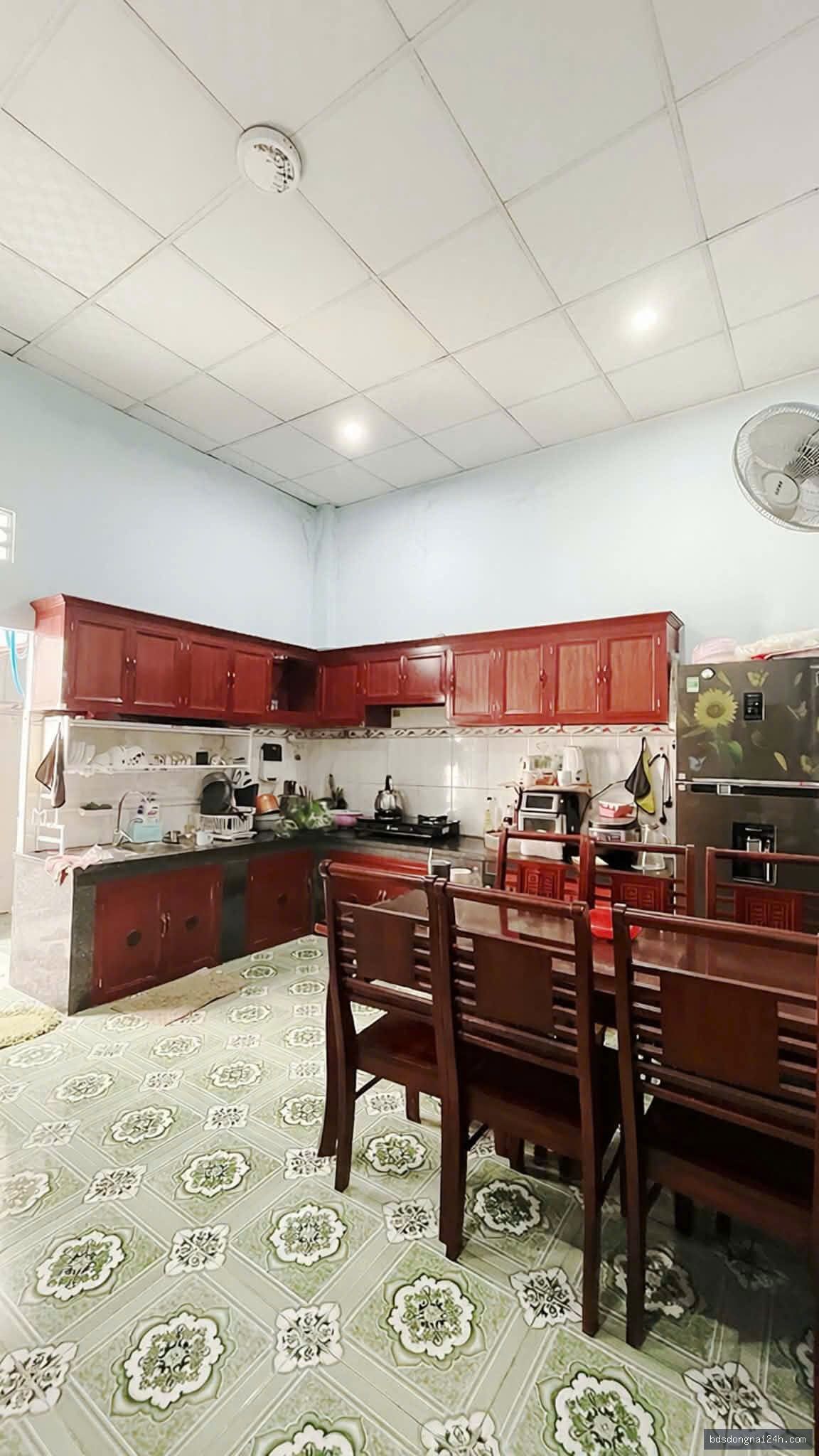 Bán nhà phố, gần chợ tại Trảng Dài, Biên Hòa (110m²) - Hình ảnh 2