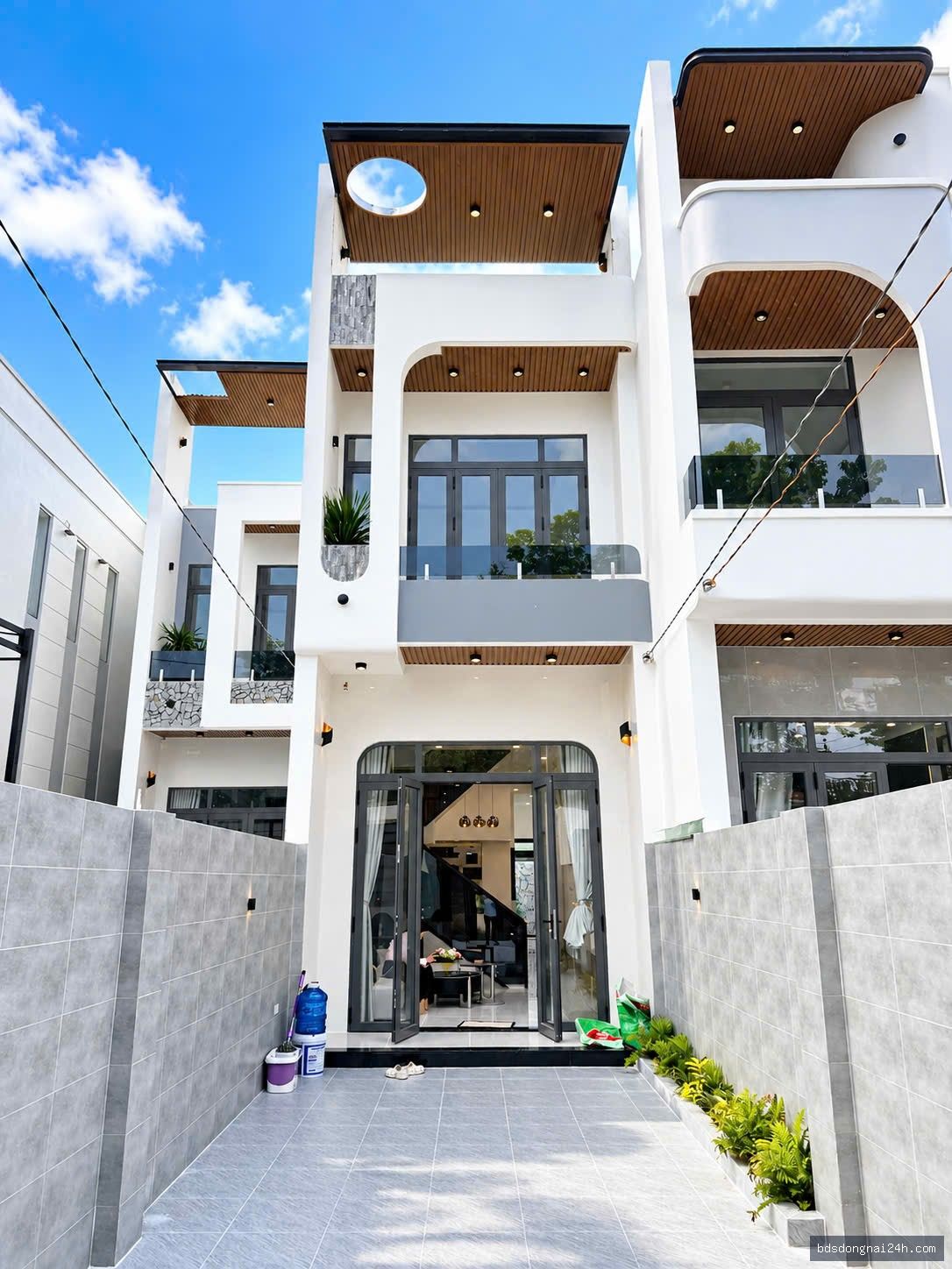 Bán nhà 1 trệt 1 lầu, sân ô tô tại Tân Phong, Biên Hòa (130m²) - Hình ảnh 2