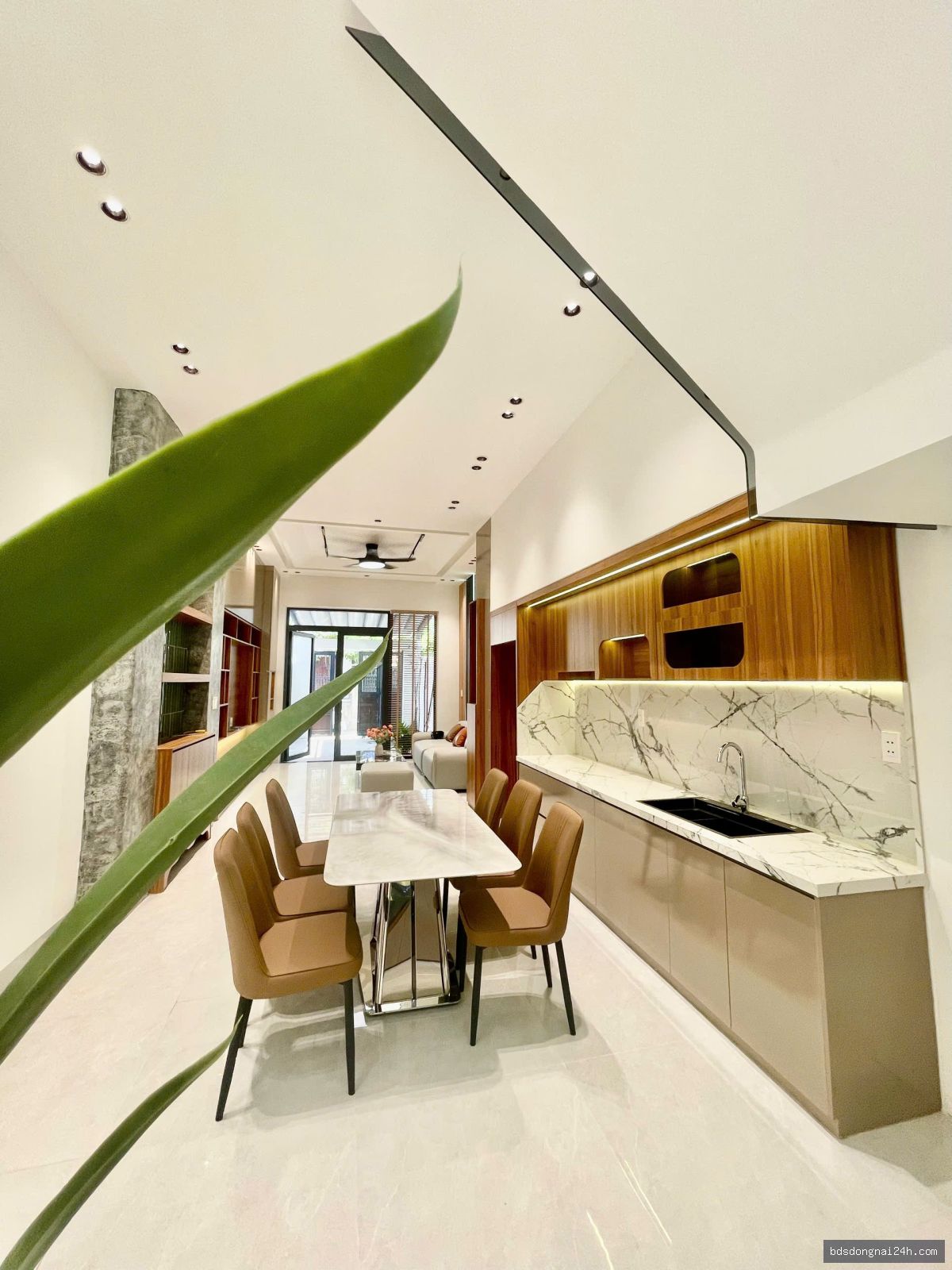 Bán nhà 1 trệt 1 lầu, sân ô tô tại Hố Nai, Biên Hòa (100m²) - Hình ảnh 10