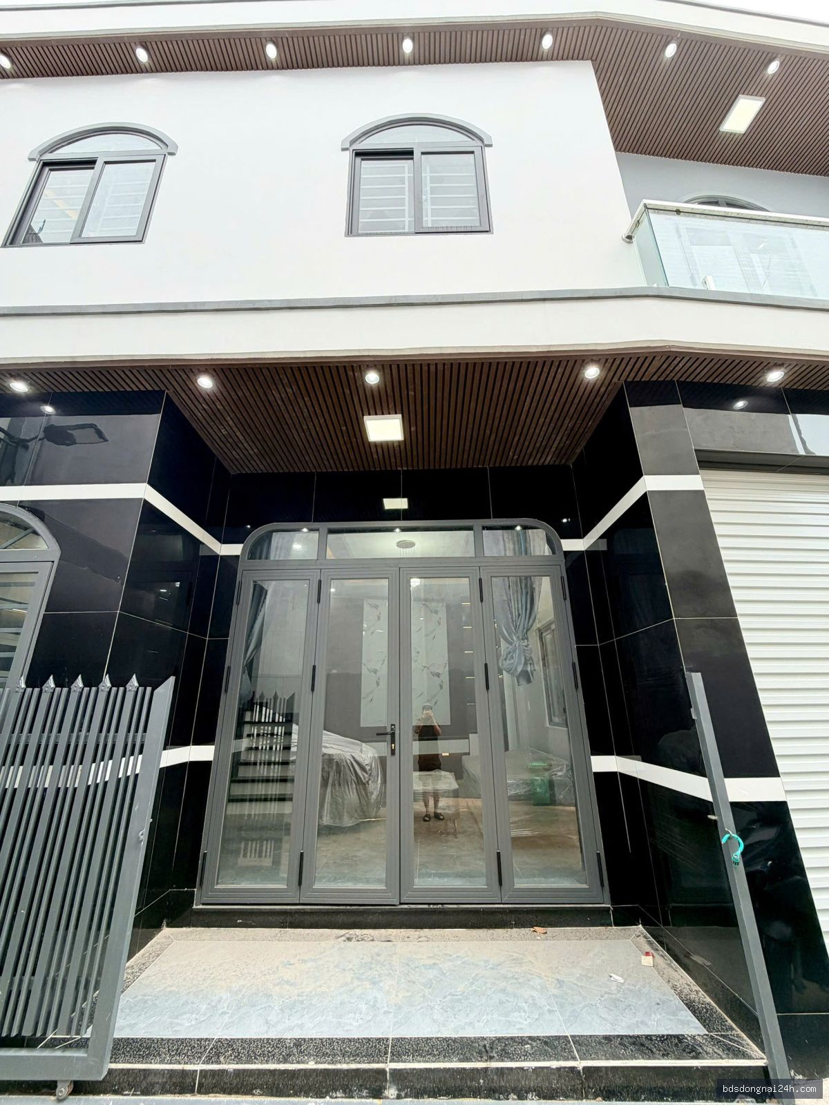 Bán nhà 1 trệt 1 lầu gần quảng trường tại Tân Phong, Biên Hòa (67m²) - Hình ảnh 2