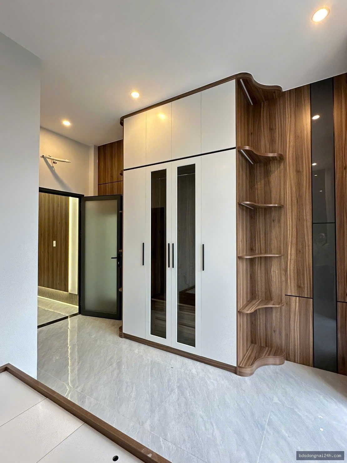 Bán nhà 1 trệt 2 lầu, sân ô tô, full nội thất tại Tân Triều - Hình ảnh 11