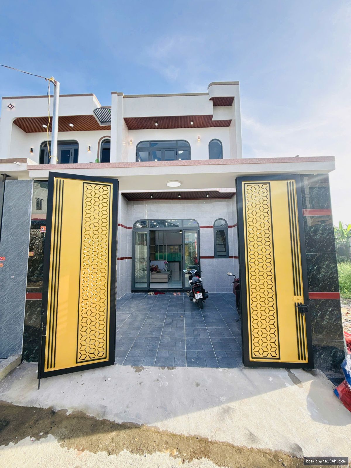Bán nhà lầu kiên cố, sân ô tô, full nội thất tại Trảng Dài, Biên - Hình ảnh 2