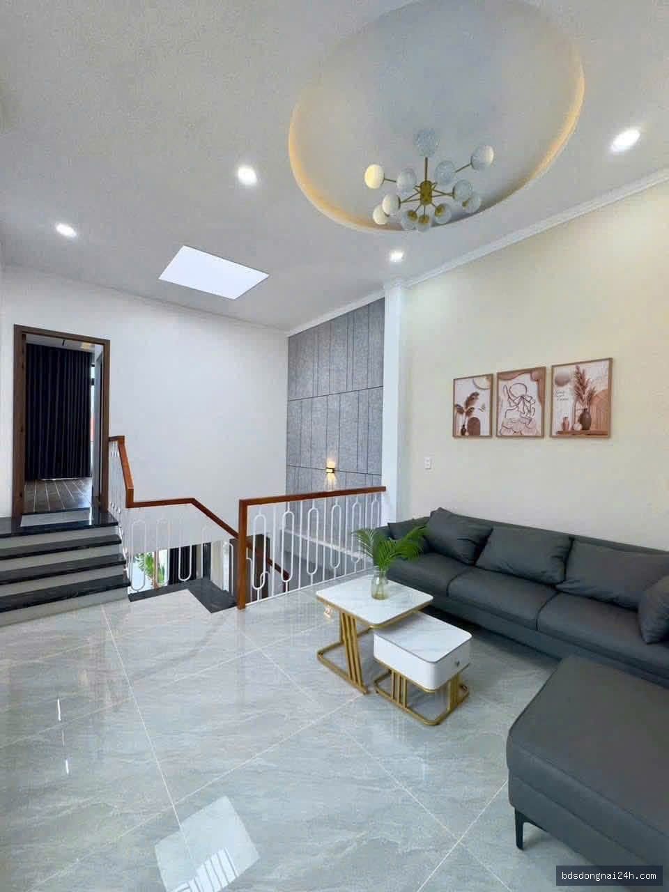 Bán nhà 1 trệt 2 lầu, sân ô tô tại Tân Phong, Biên Hòa (100m²) - Hình ảnh 4