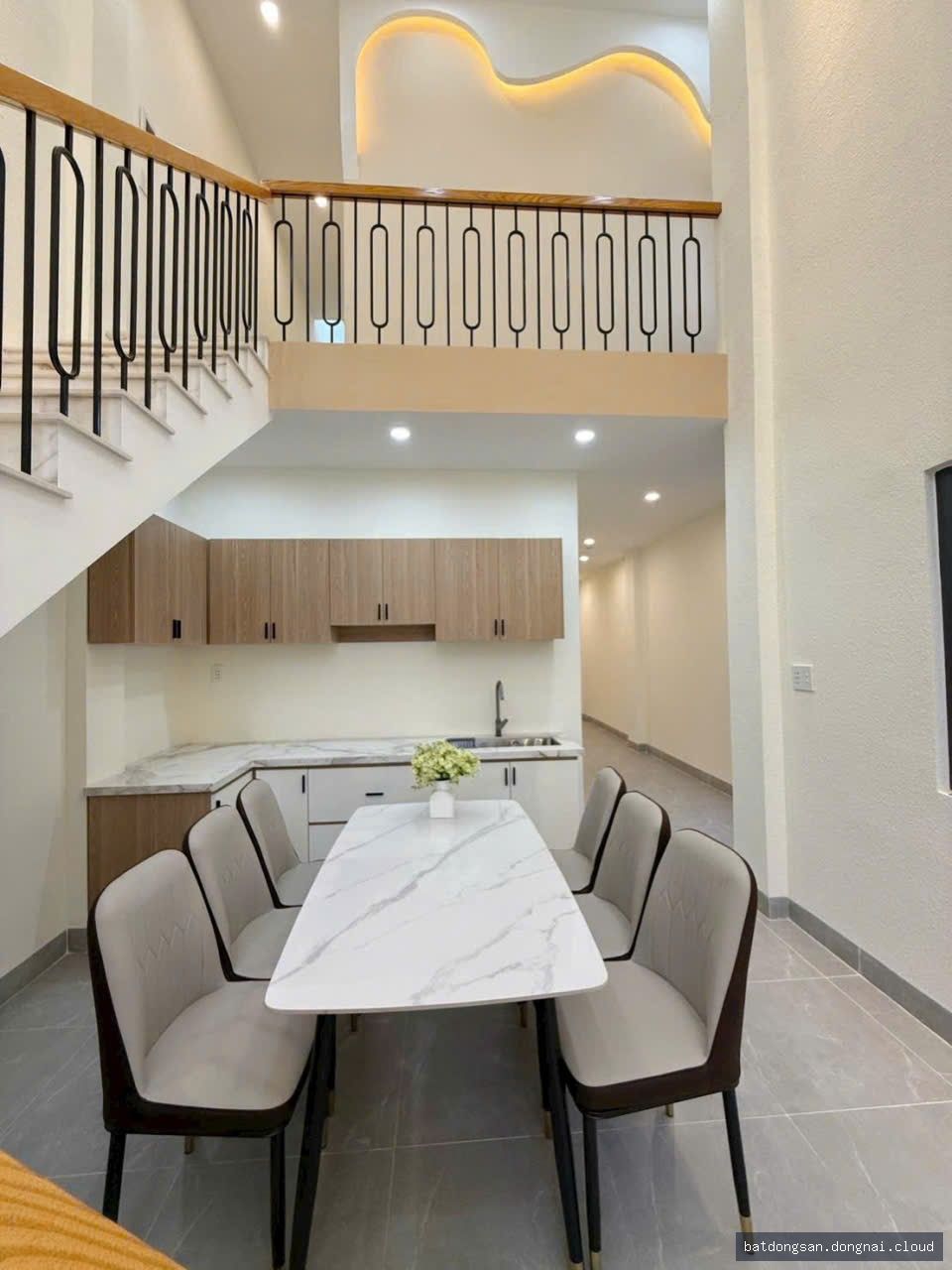 Bán nhà phố sân ô tô, gần chợ tại Hố Nai, Biên Hòa (94m²) - Hình ảnh 10
