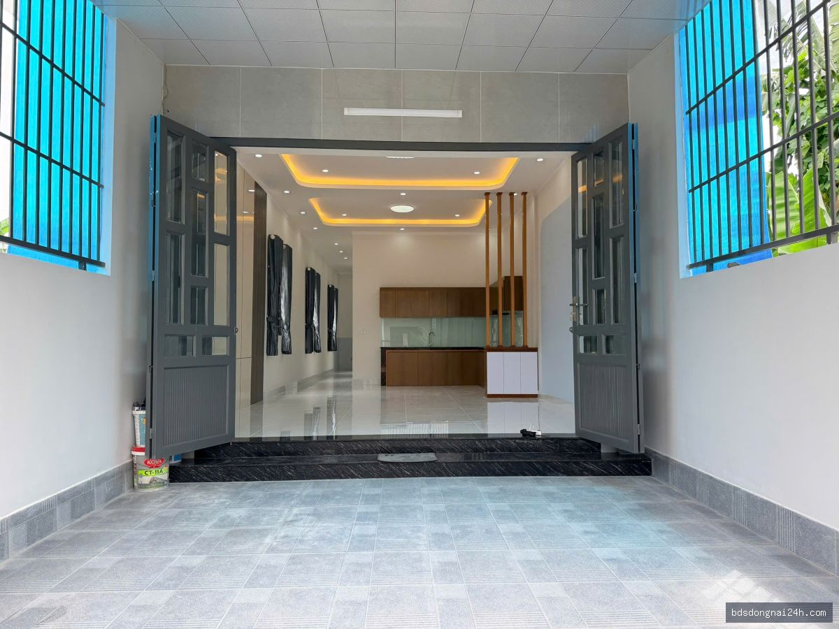 Cho thuê nhà phố mặt tiền (100m²)