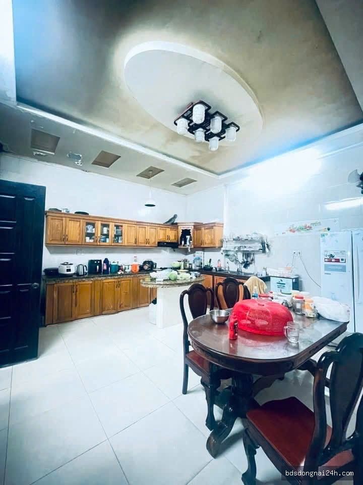 Bán mặt bằng kinh doanh sân ô tô, mặt tiền tại Hố Nai, Biên Hòa (111.6m²) - Hình ảnh 8