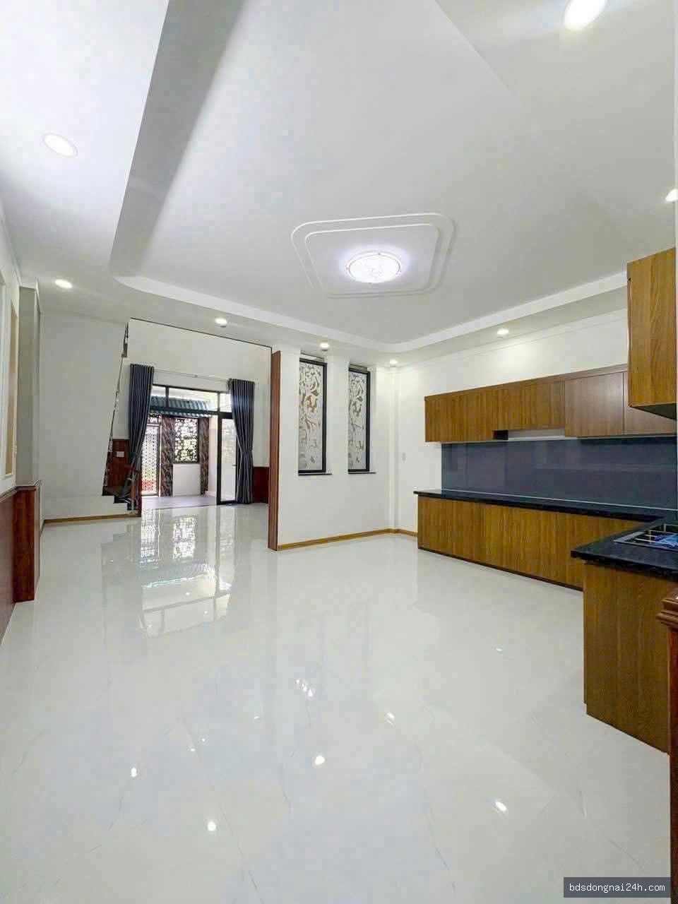 Bán nhà phố gần chợ tại Trảng Dài, Biên Hòa (95m²) - Hình ảnh 3