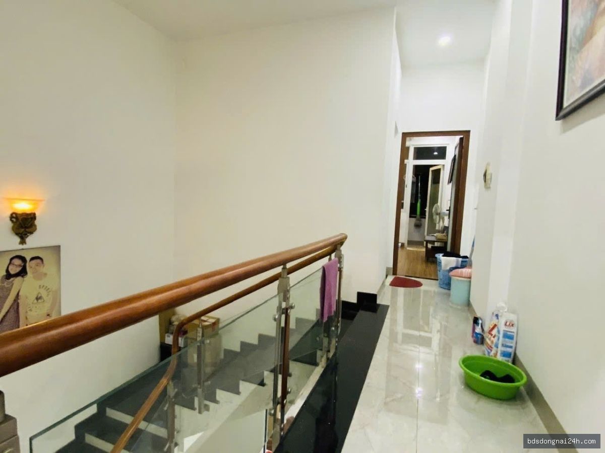 Bán nhà phố KDC D2D mặt tiền, full nội thất (84m2) - Hình ảnh 2