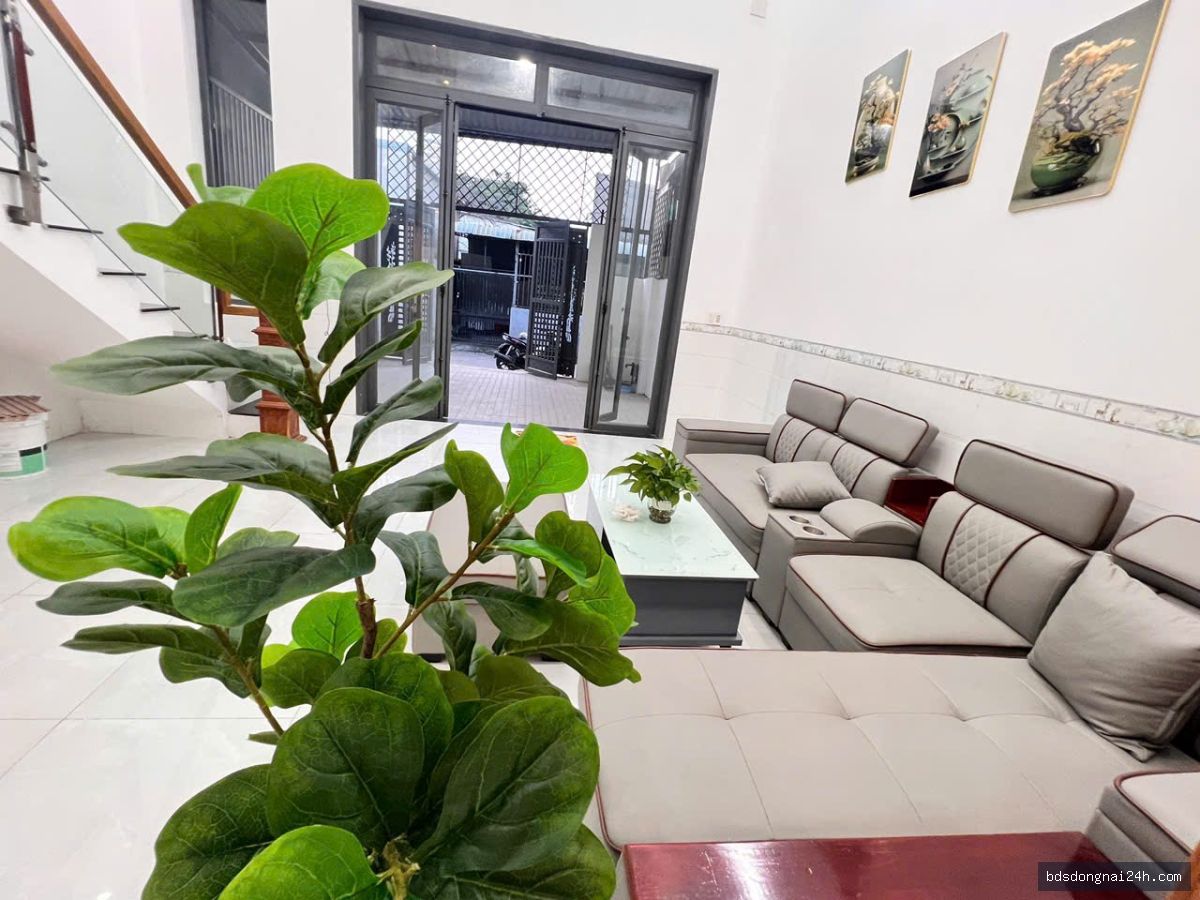 Bán nhà phố, sân ô tô tại Trảng Dài, Biên Hòa (104m²) - Hình ảnh 2