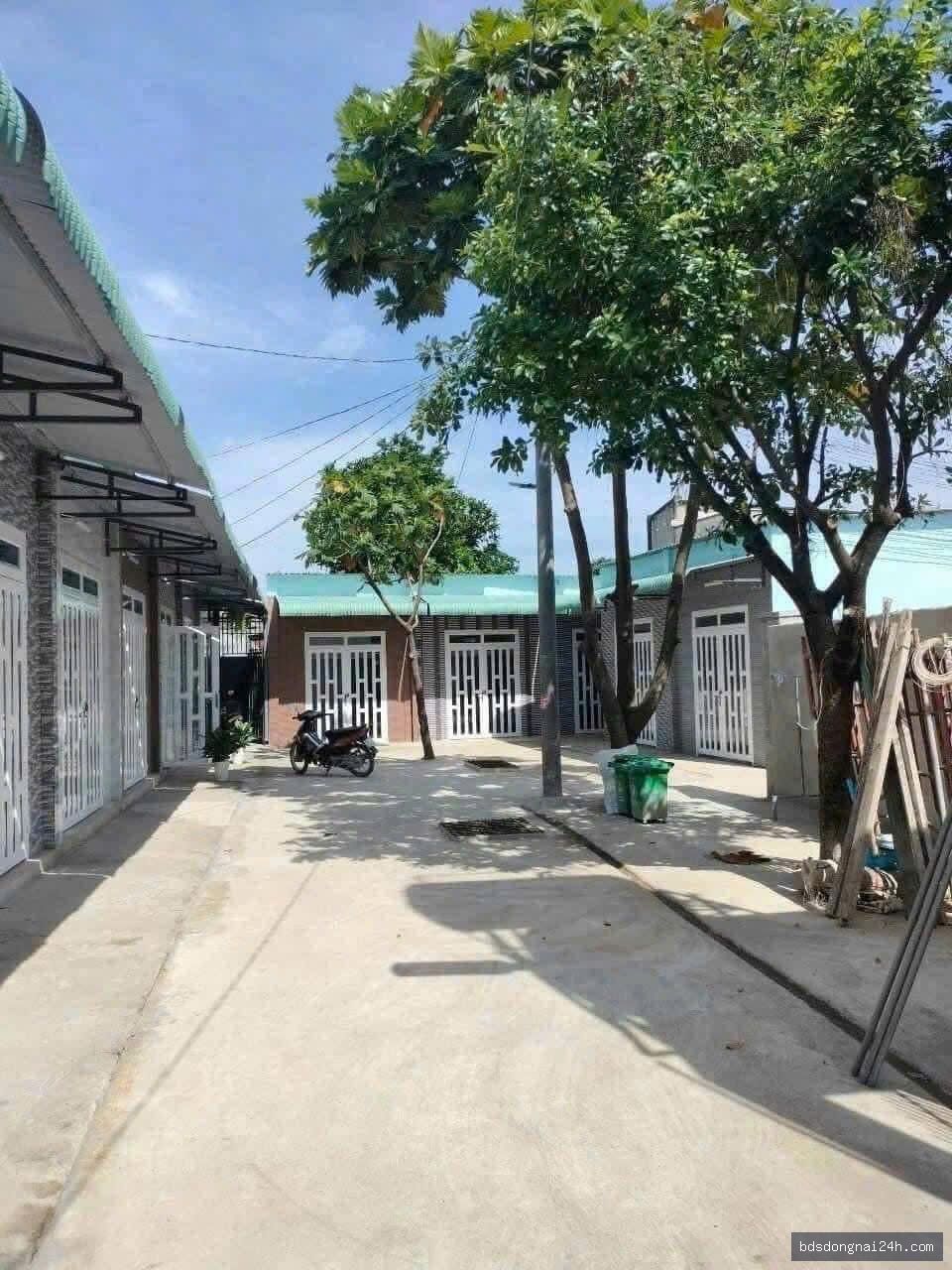 Bán nhà phố - Hình ảnh 1