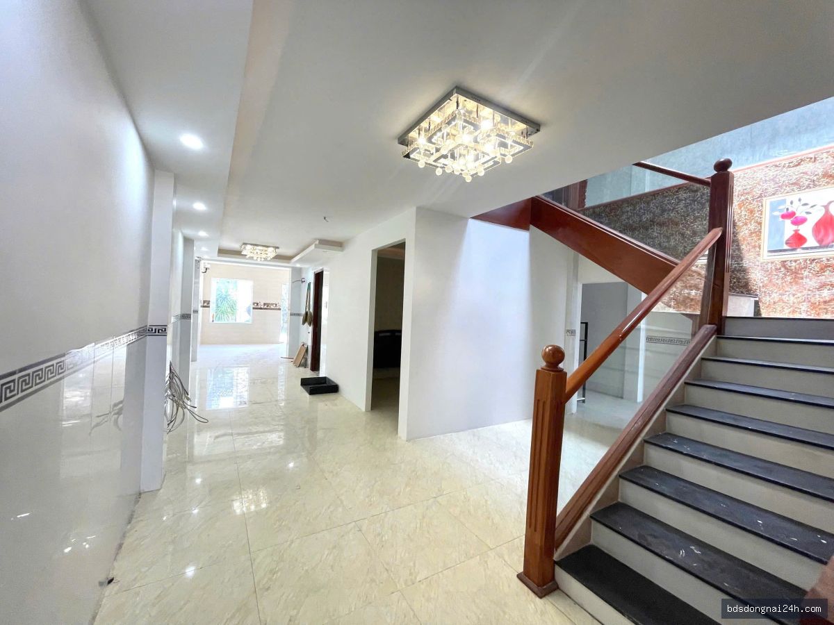 Bán nhà 1 trệt 1 lầu sân ô tô (252m²) - Hình ảnh 3