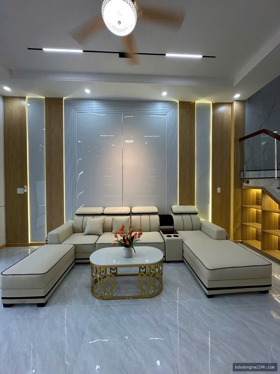 Bán nhà 1 trệt 1 lầu sân ô tô, mặt tiền tại Trảng Dài, Biên Hòa (130.5m²) - Hình ảnh 2
