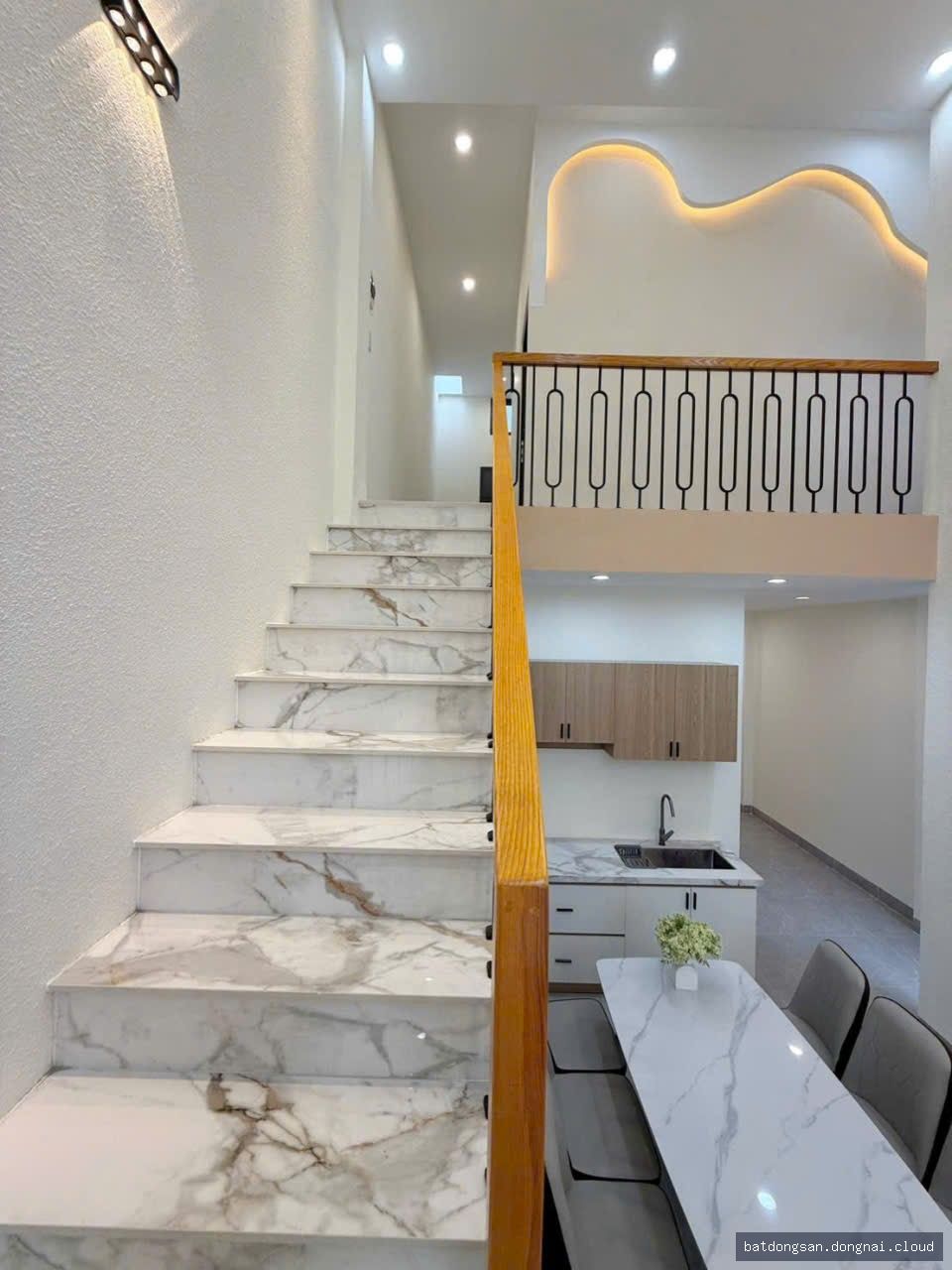 Bán nhà phố sân ô tô, gần chợ tại Hố Nai, Biên Hòa (94m²) - Hình ảnh 9