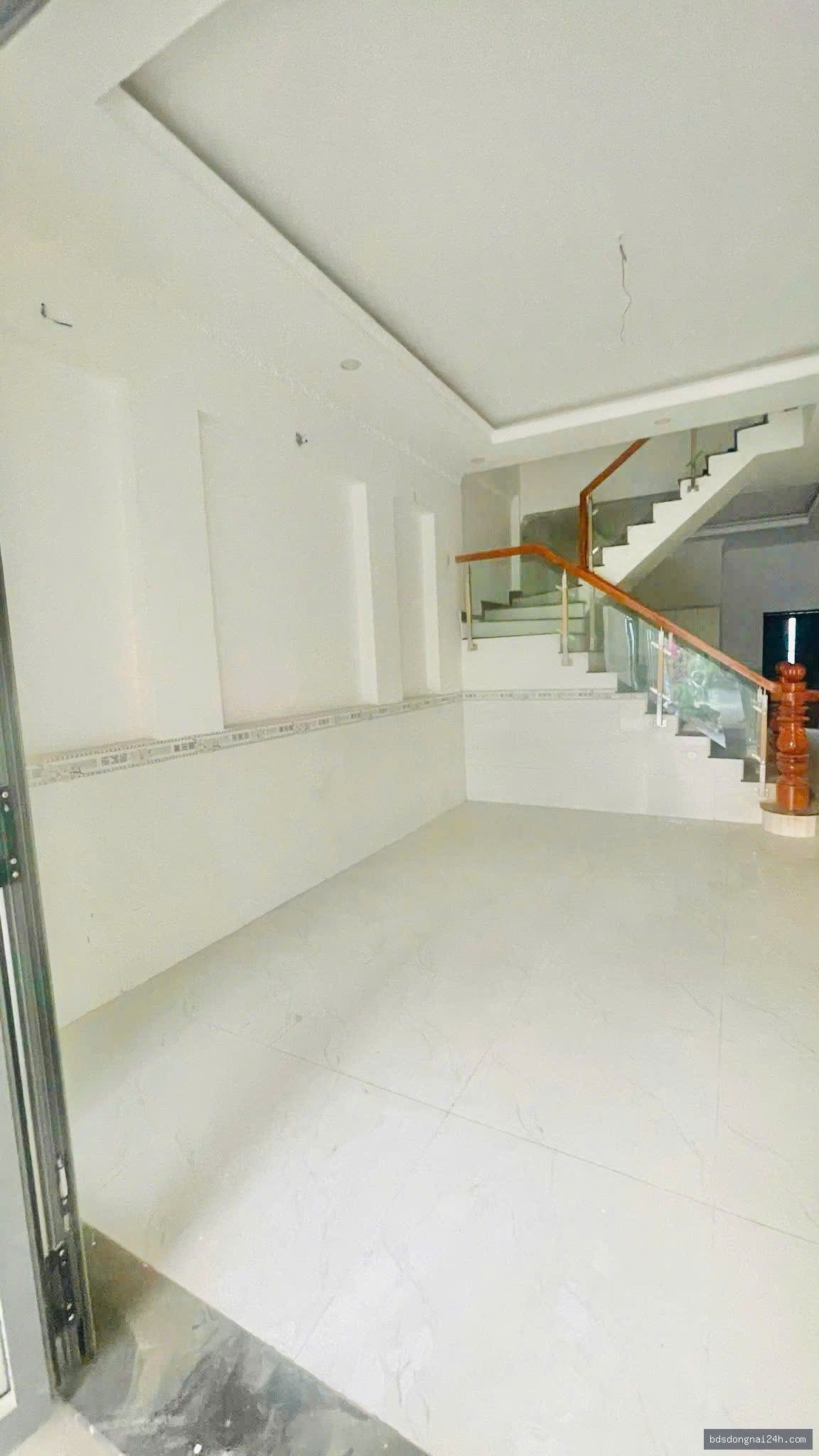 Bán nhà 1 trệt 2 lầu, gần chợ (90m²) - Hình ảnh 4