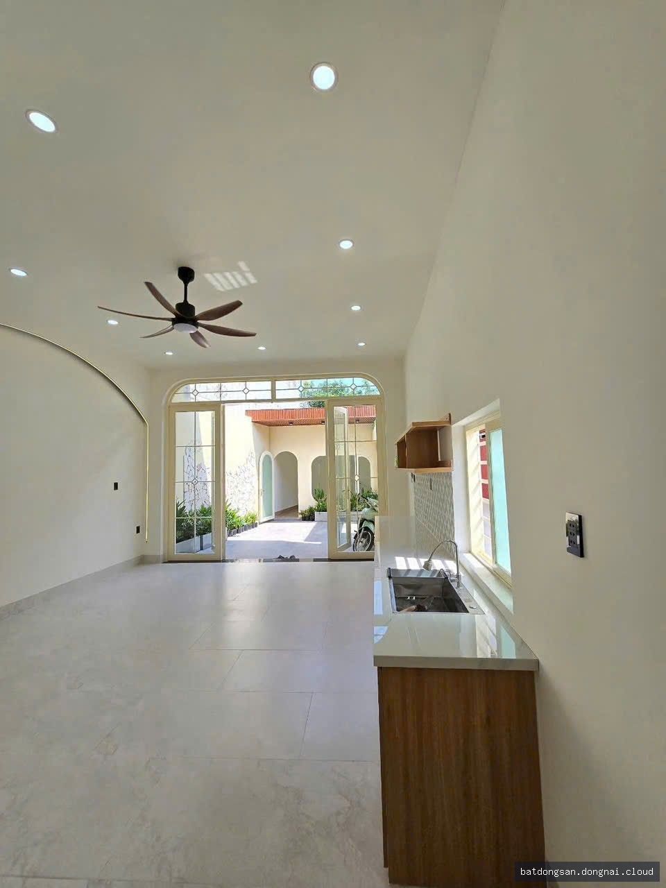 Bán nhà phố sân ô tô tại Hố Nai, Biên Hòa (88m²) - Hình ảnh 1