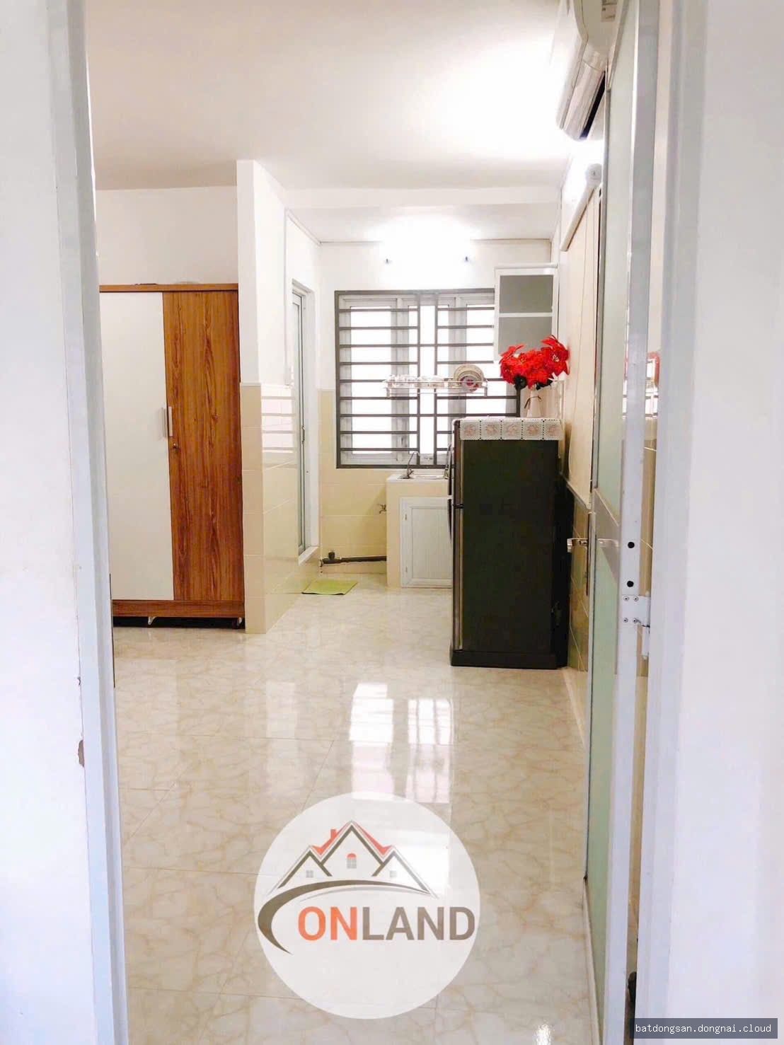 Cho thuê căn hộ chung cư sân ô tô, full nội thất (22m2)
