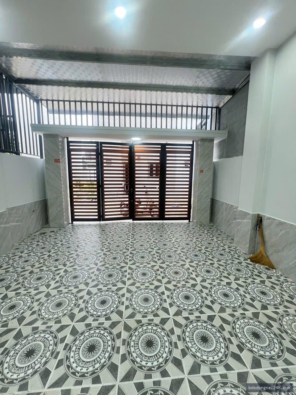 Bán nhà phố, sân ô tô (83m2) - Hình ảnh 4