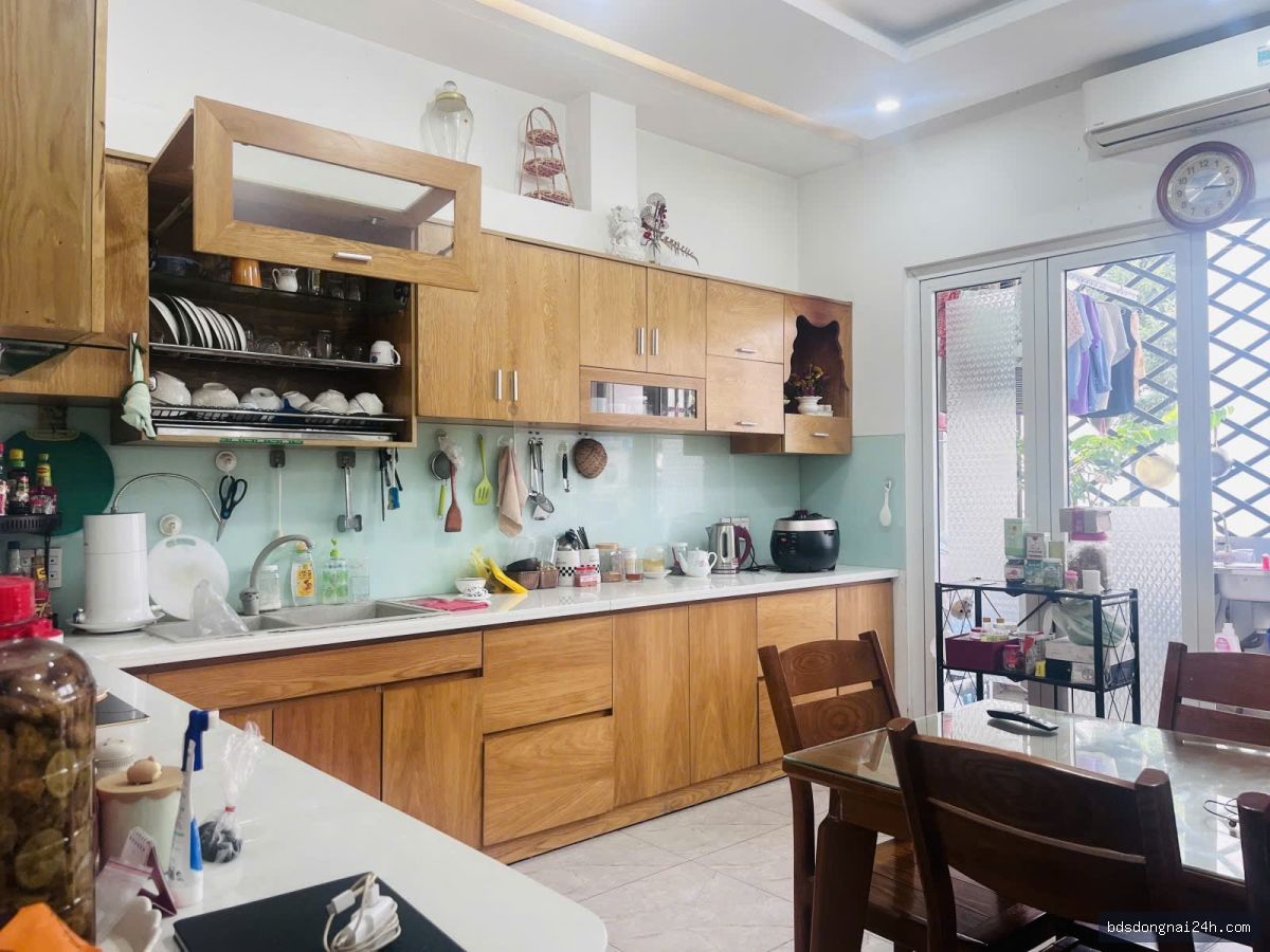 Bán nhà phố KDC D2D mặt tiền, full nội thất (84m2) - Hình ảnh 3