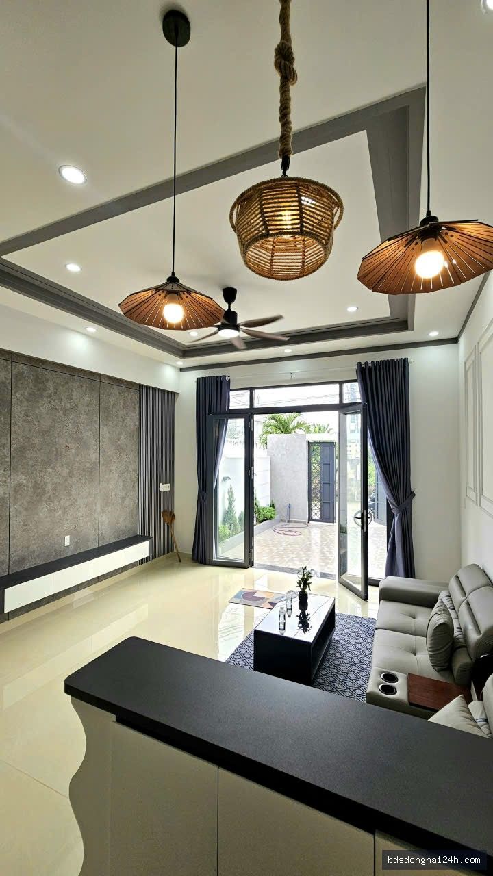 Bán nhà phố hiện đại, sân ô tô tại Hố Nai, Biên Hòa (96m²) - Hình ảnh 6