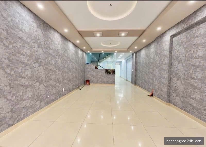 Cho thuê nhà 1 trệt 2 lầu, mặt tiền tại Quyết Thắng, Biên Hòa