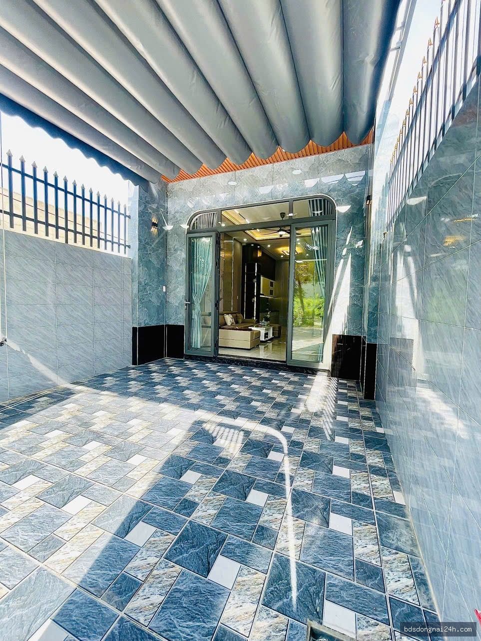 Bán nhà phố sân ô tô, mặt tiền (90m²) - Hình ảnh 3