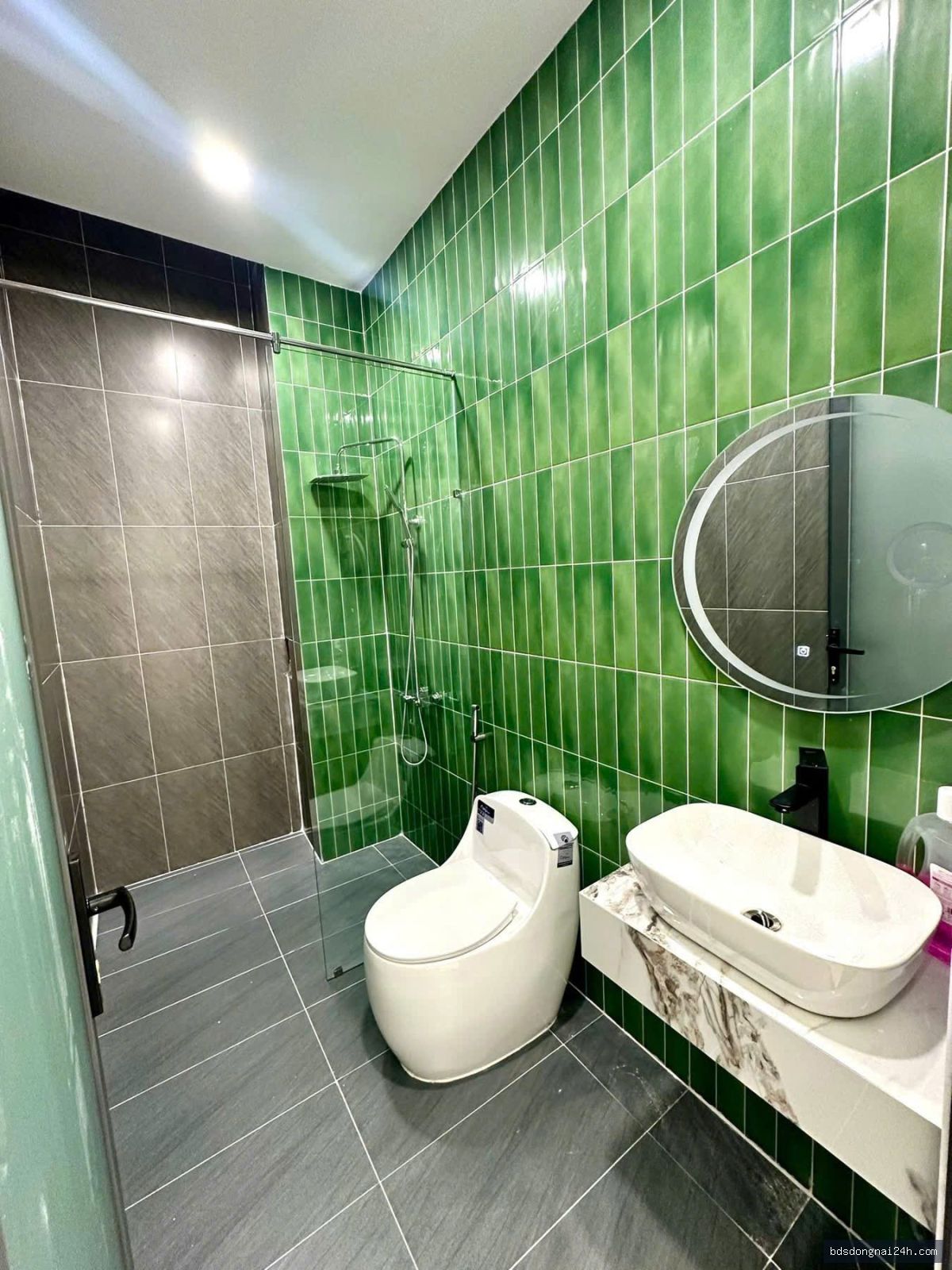 Bán nhà phố hiện đại, sân ô tô tại Tân Phong, Biên Hòa (100m²) - Hình ảnh 3