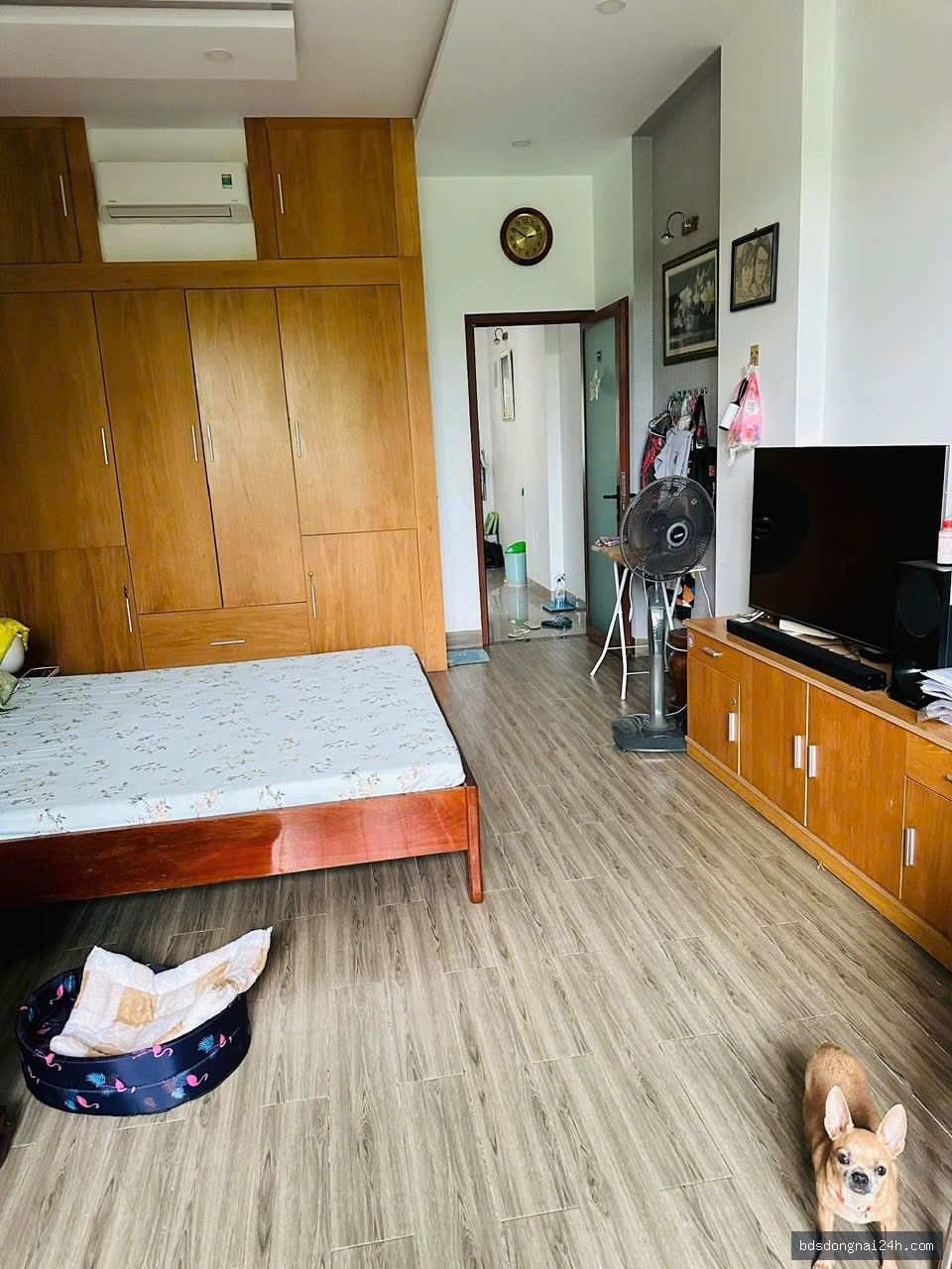 Bán nhà phố KDC D2D mặt tiền, full nội thất (84m2) - Hình ảnh 2