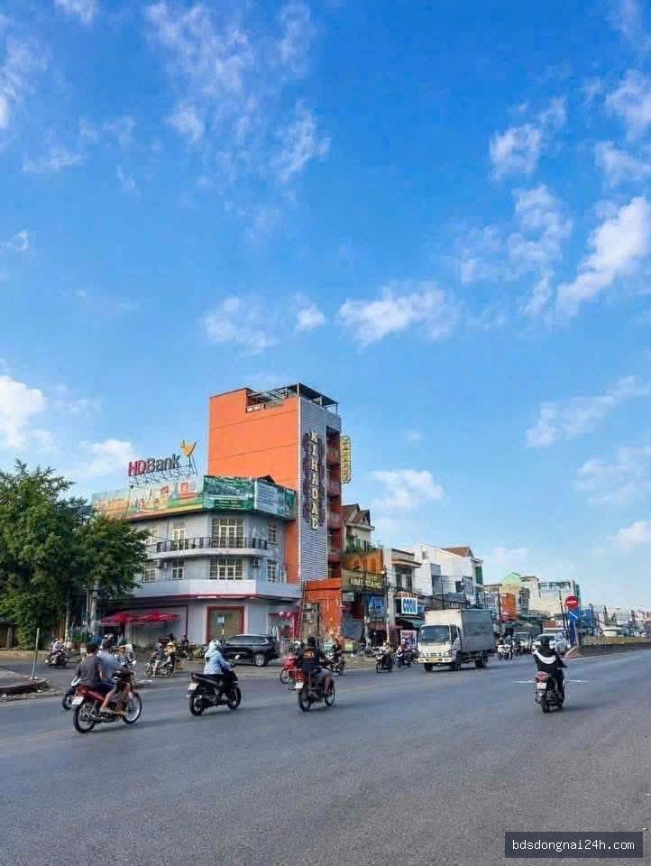 Bán mặt bằng kinh doanh sân ô tô, mặt tiền tại Hố Nai, Biên Hòa (111.6m²) - Hình ảnh 11