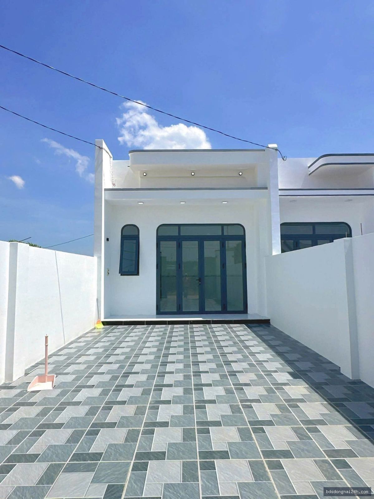 Bán nhà phố sân ô tô, mặt tiền (160m²) - Hình ảnh 4