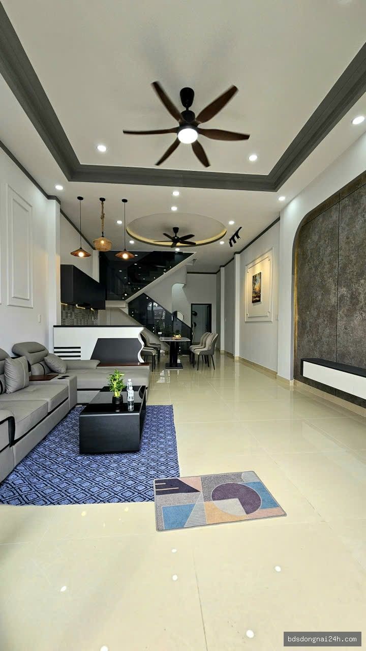 Bán nhà phố hiện đại, sân ô tô tại Hố Nai, Biên Hòa (96m²) - Hình ảnh 2
