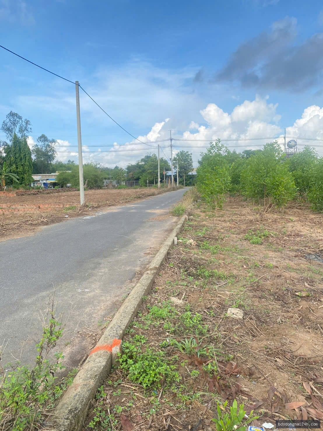 Bán đất nền mặt tiền (200m²) - Hình ảnh 1
