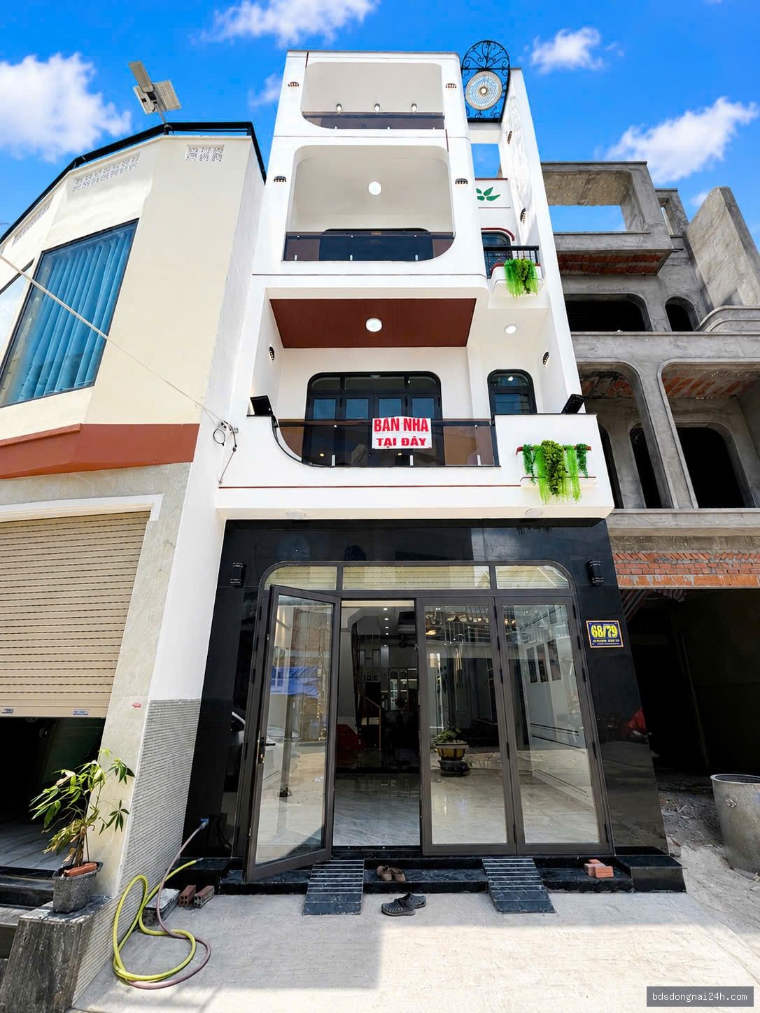 Bán nhà phố sân ô tô, full nội thất (100m²) - Hình ảnh 11