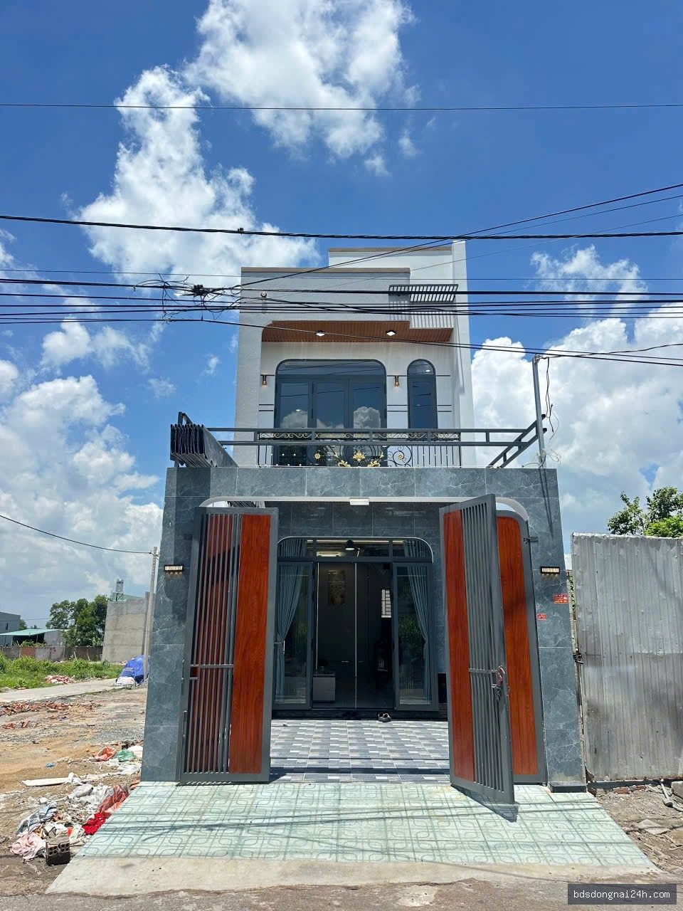 Bán nhà lầu kiên cố sân ô tô, mặt tiền tại Trảng Dài, Biên Hòa (90m²) - Hình ảnh 2