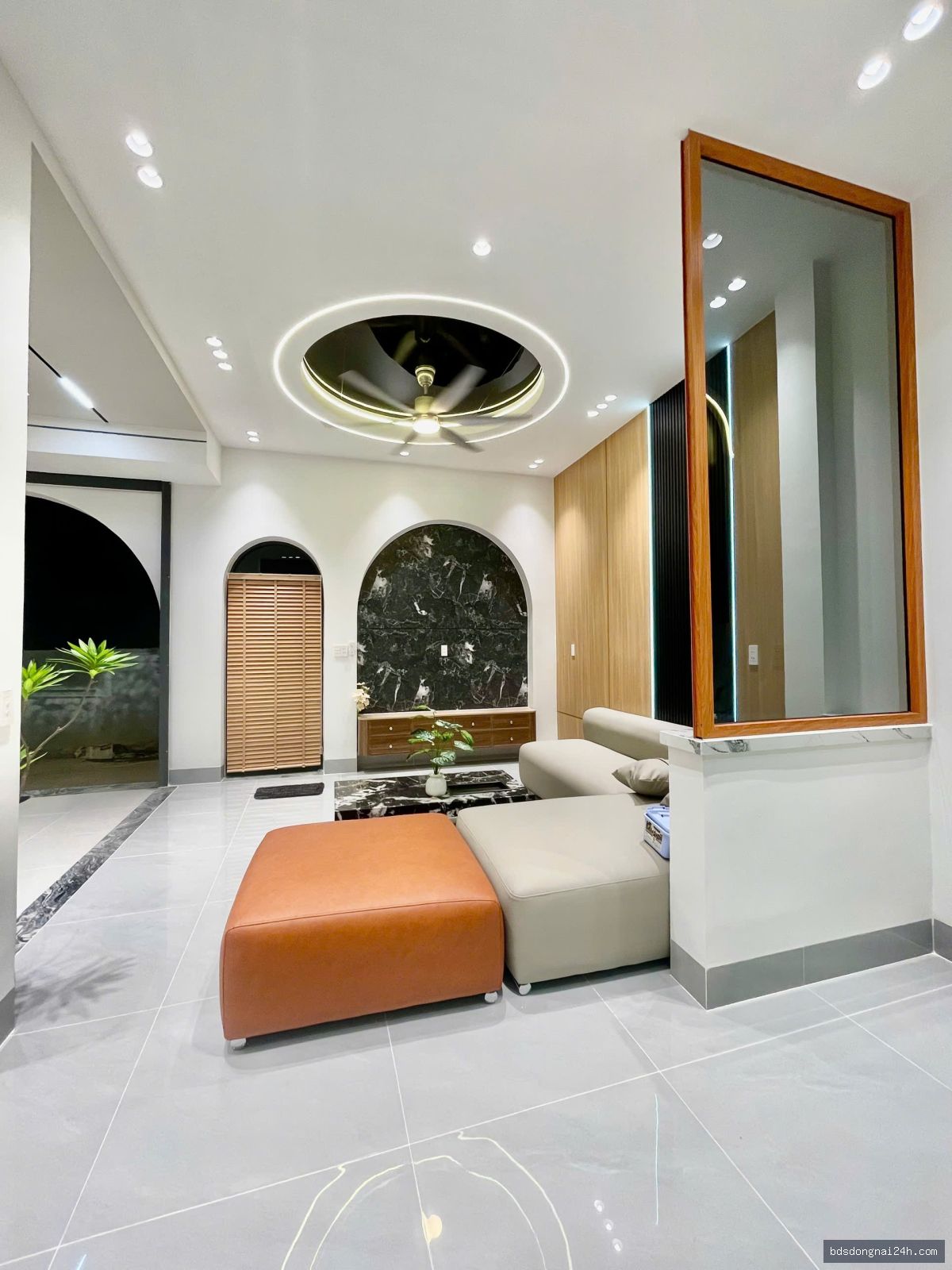 Bán nhà 1 trệt 2 lầu, sân ô tô (180m²) - Hình ảnh 5