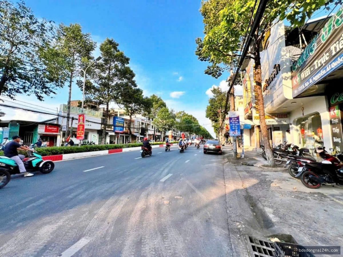 Bán nhà phố mặt tiền (200m²) - Hình ảnh 2