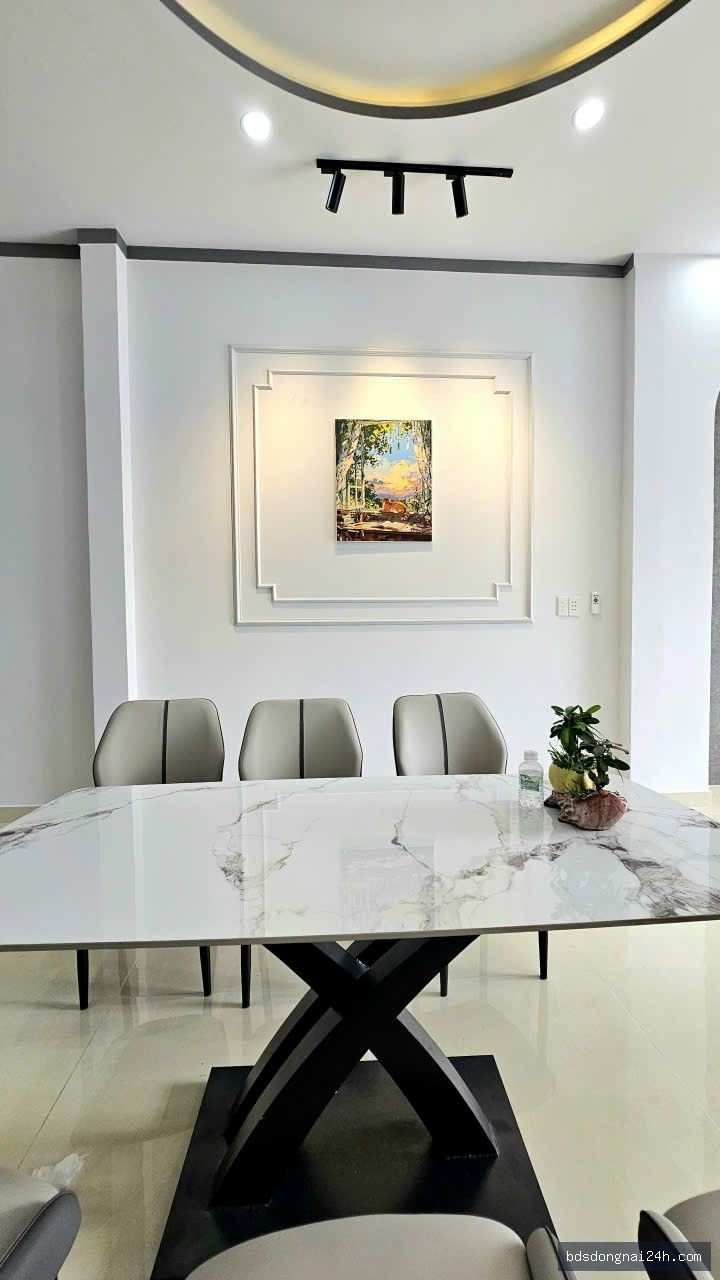 Bán nhà phố hiện đại, sân ô tô tại Hố Nai, Biên Hòa (96m²) - Hình ảnh 9