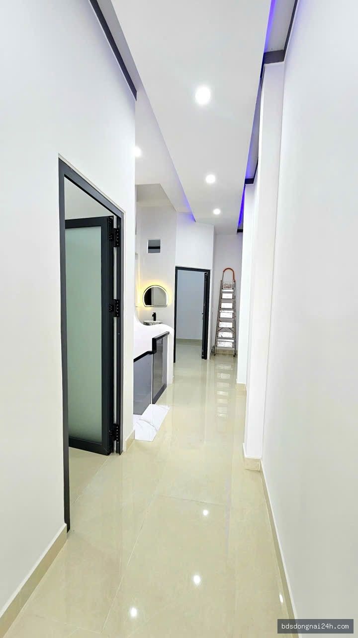 Bán nhà phố hiện đại, sân ô tô tại Hố Nai, Biên Hòa (96m²) - Hình ảnh 18