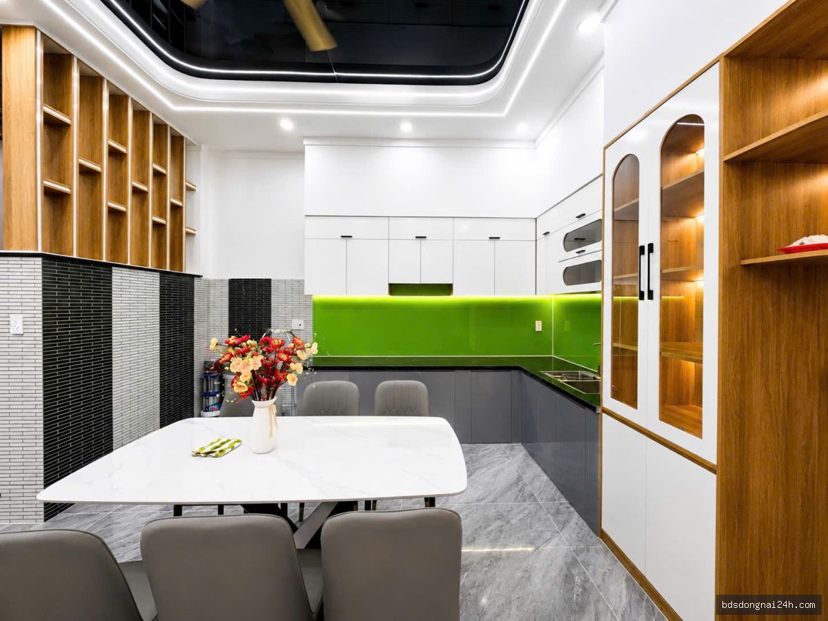 Bán nhà phố sân ô tô, full nội thất (100m²) - Hình ảnh 17