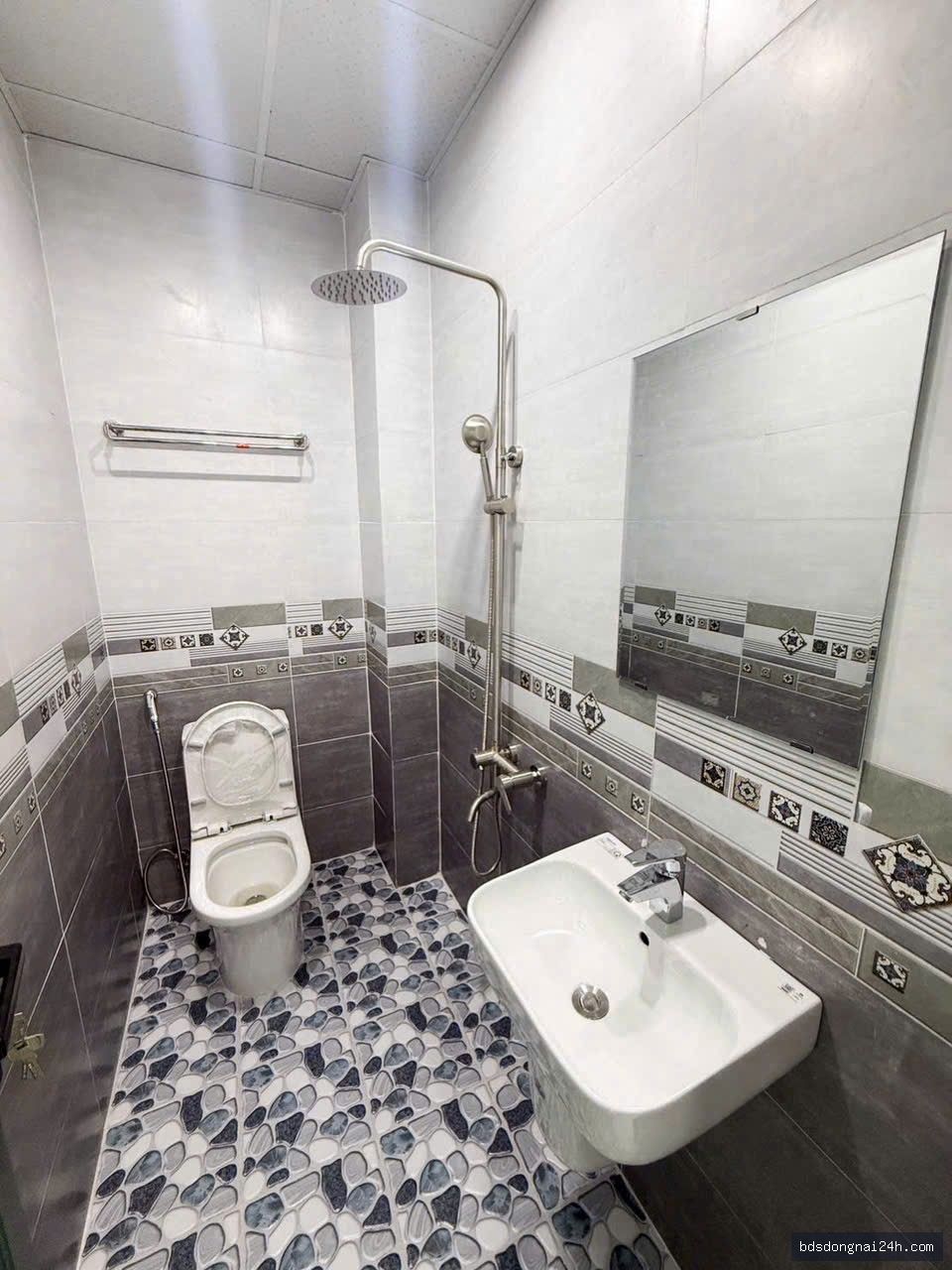 Bán nhà lầu kiên cố, gần chợ tại Tân Phong, Biên Hòa (60m²) - Hình ảnh 11