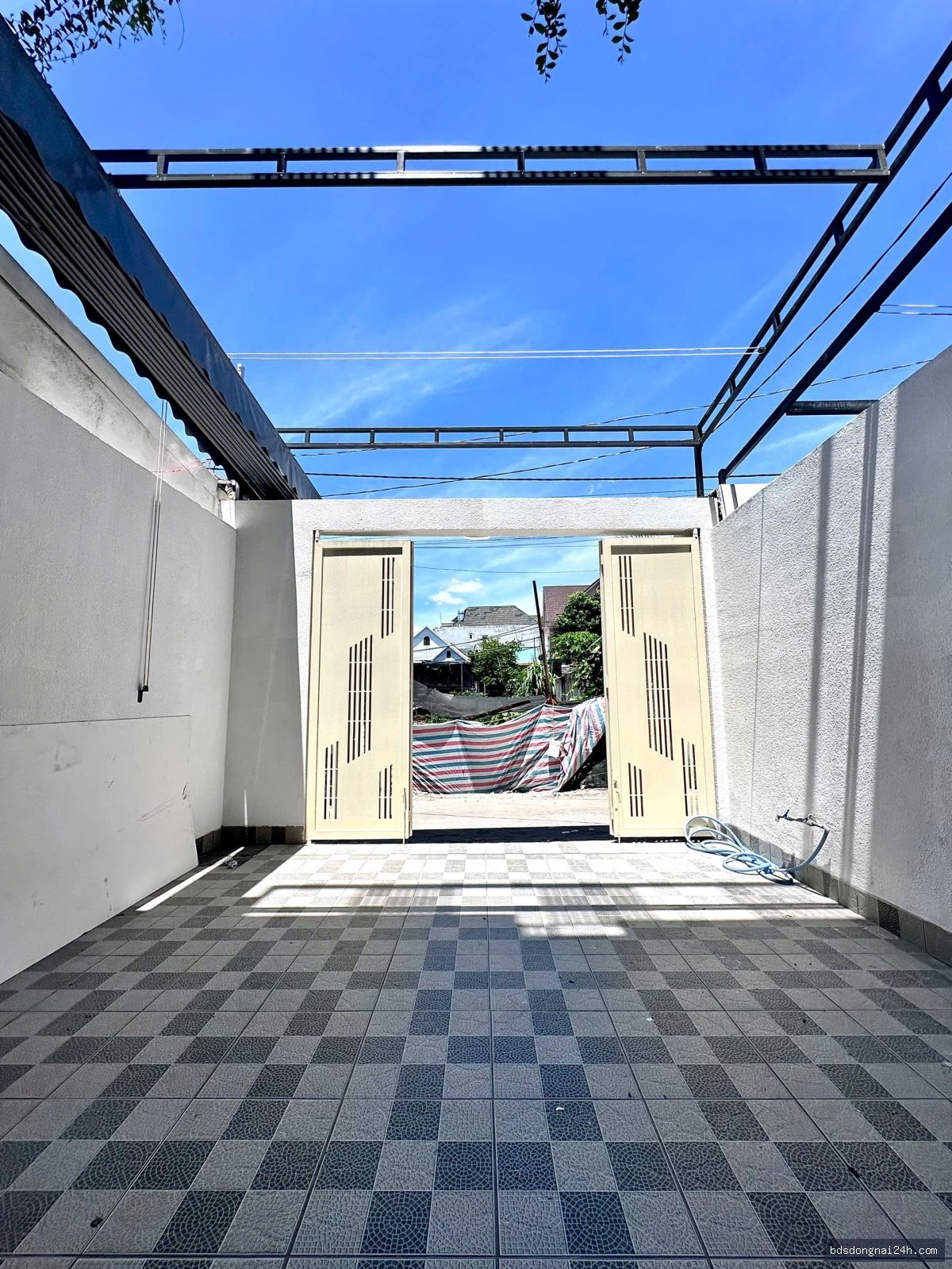 Bán nhà 1 trệt 1 lầu sân ô tô, full nội thất tại Tam Hiệp, Biên Hòa (90m²) - Hình ảnh 2