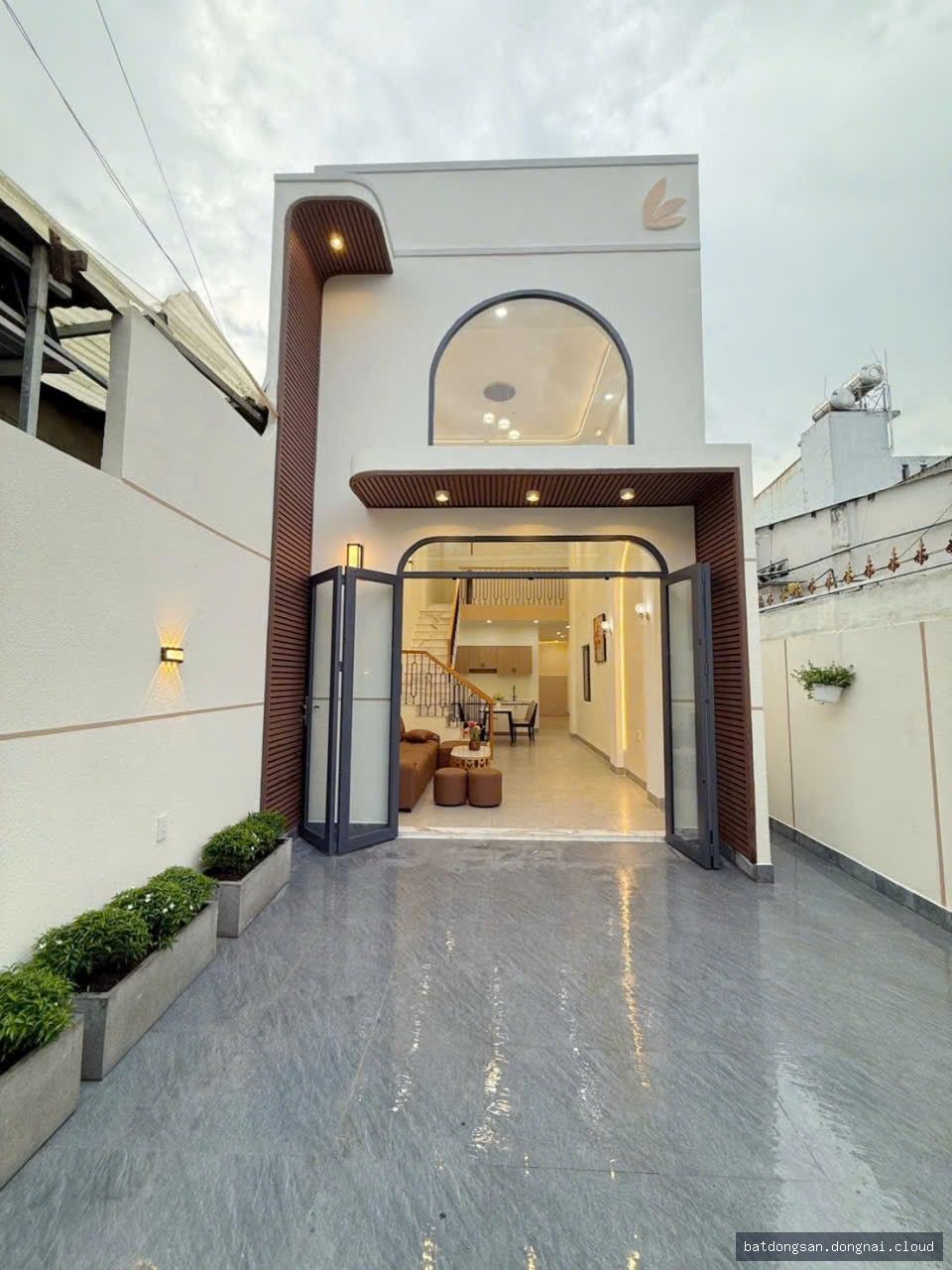 Bán nhà phố sân ô tô, gần chợ tại Hố Nai, Biên Hòa (94m²) - Hình ảnh 3