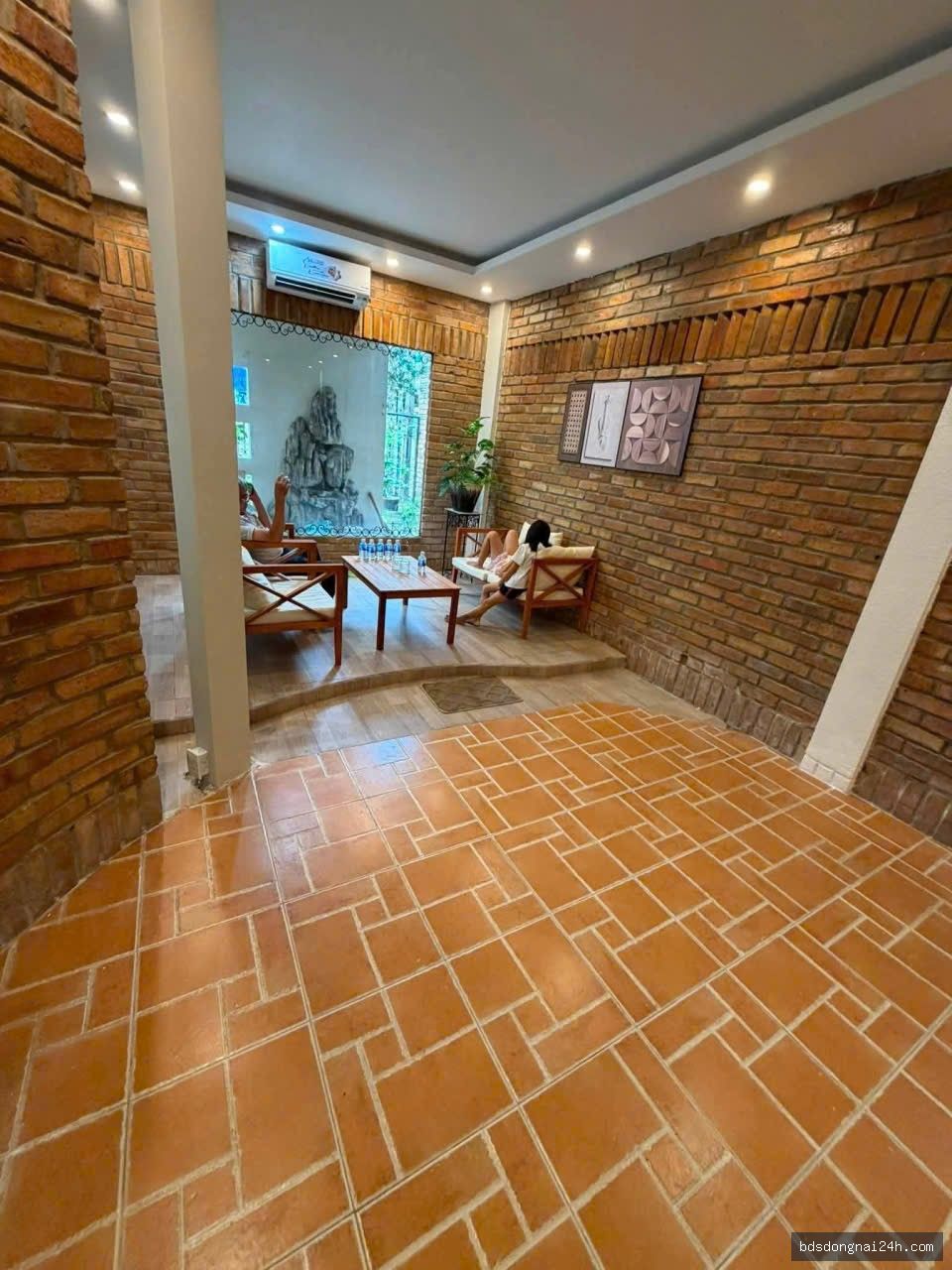 Cho thuê nhà 1 trệt 1 lầu sân ô tô, gần chợ tại Thống Nhất, Biên Hòa (176m2) - Hình ảnh 2