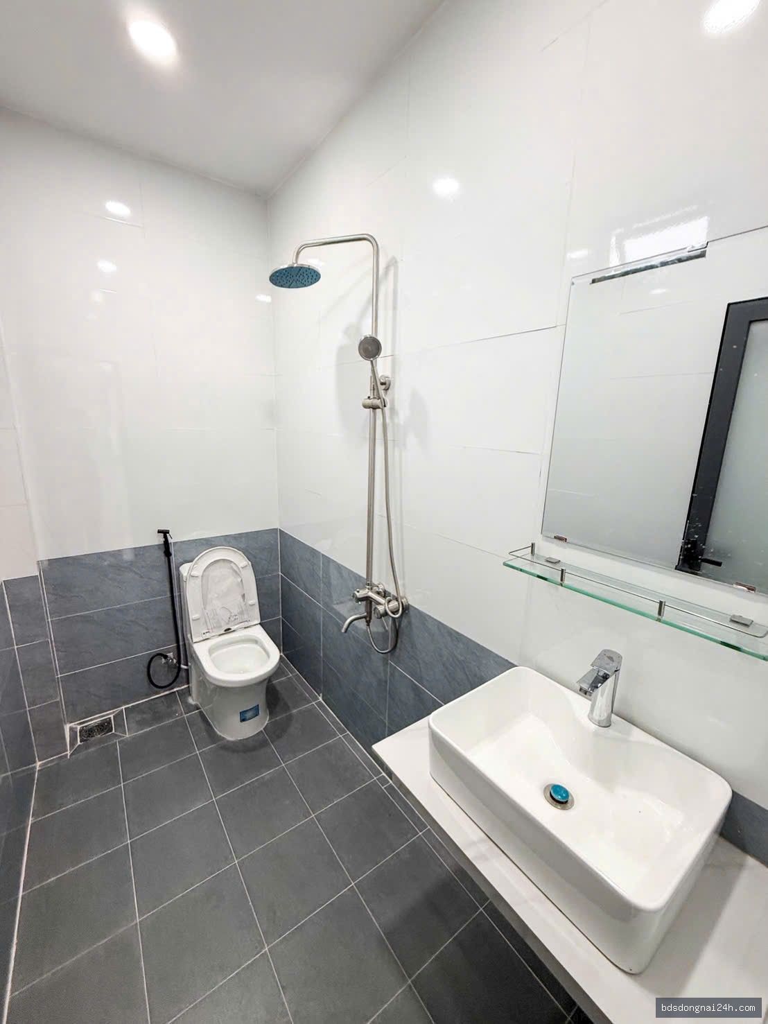 Bán nhà 1 trệt 1 lầu gần chợ (70m²) - Hình ảnh 4