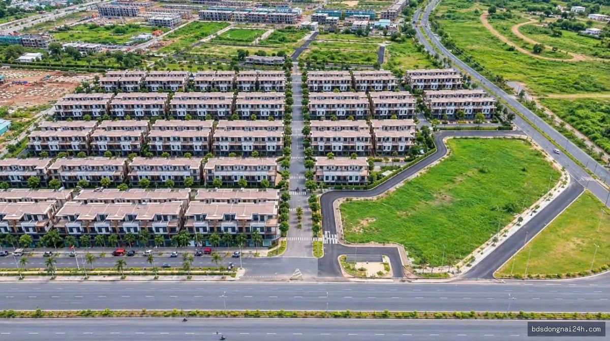 Bán nhà phố tại Long Thành (93m²) - Hình ảnh 4